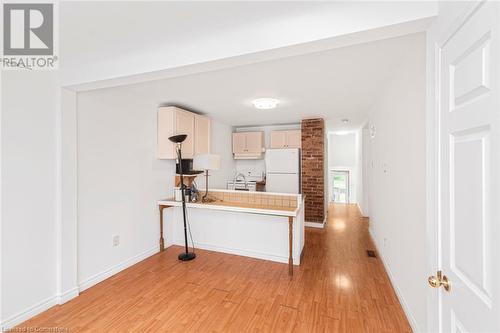 118 Hillview Street, Hamilton, ON - Indoor Photo Showing Kitchen