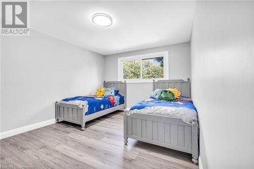 182 Clifton Downs Road, Hamilton, ON - Indoor Photo Showing Bedroom