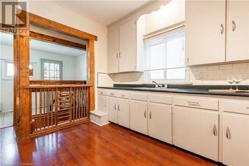 47 Lowell Avenue, St. Catharines, ON - Indoor Photo Showing Kitchen