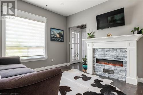 47 Lowell Avenue, St. Catharines, ON - Indoor Photo Showing Living Room With Fireplace