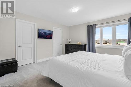 154 Veterans Street, Bradford, ON - Indoor Photo Showing Bedroom