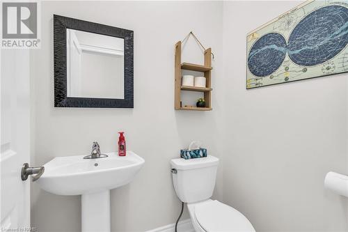 154 Veterans Street, Bradford, ON - Indoor Photo Showing Bathroom