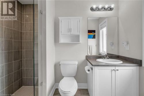 154 Veterans Street, Bradford, ON - Indoor Photo Showing Bathroom