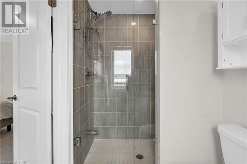 154 Veterans Street, Bradford, ON - Indoor Photo Showing Bathroom