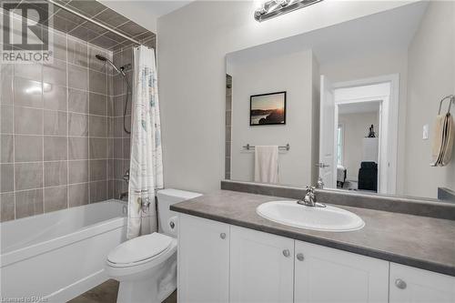 154 Veterans Street, Bradford, ON - Indoor Photo Showing Bathroom