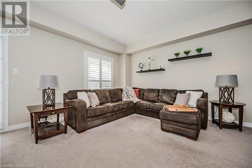 1491 Plains Road W Unit# 11, Burlington, ON - Indoor Photo Showing Living Room