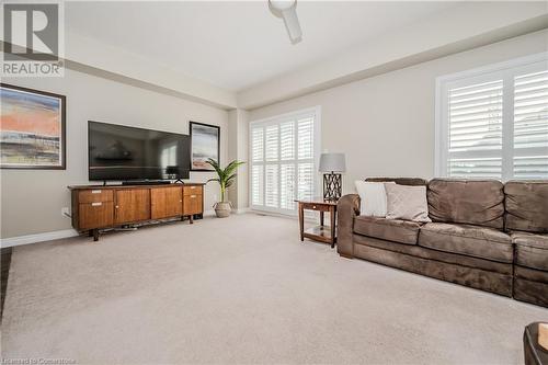 1491 Plains Road W Unit# 11, Burlington, ON - Indoor Photo Showing Living Room