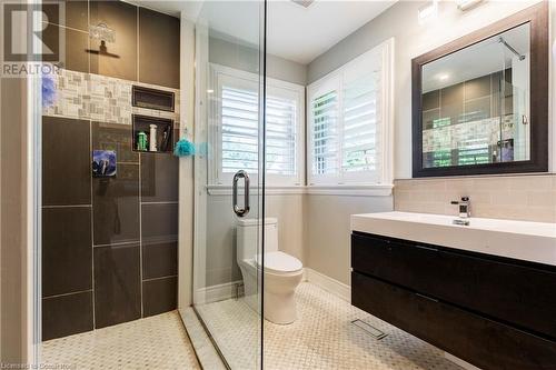 317 Glenholme Avenue, Hamilton, ON - Indoor Photo Showing Bathroom