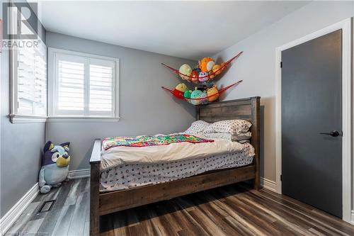 317 Glenholme Avenue, Hamilton, ON - Indoor Photo Showing Bedroom