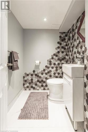 317 Glenholme Avenue, Hamilton, ON - Indoor Photo Showing Bathroom