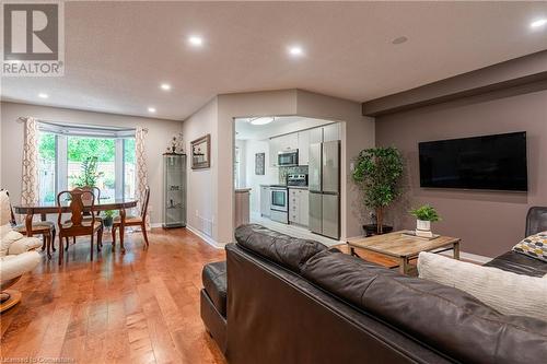 94 Huntingwood Avenue Unit# 3, Hamilton, ON - Indoor Photo Showing Living Room