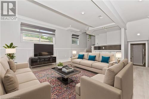 4 Highcourt Crescent Unit# Lower, St. Catharines, ON - Indoor Photo Showing Living Room