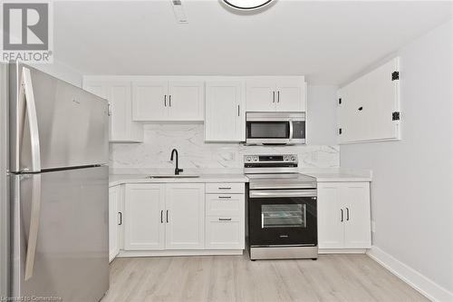 4 Highcourt Crescent Unit# Lower, St. Catharines, ON - Indoor Photo Showing Kitchen With Upgraded Kitchen