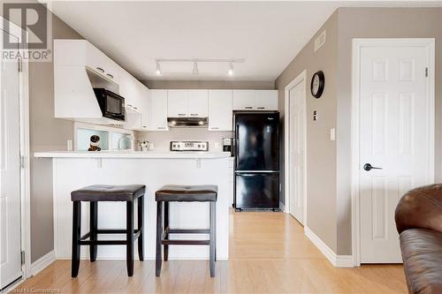 2040 Cleaver Avenue Unit# 304, Burlington, ON - Indoor Photo Showing Kitchen