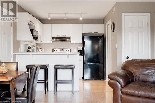 2040 Cleaver Avenue Unit# 304, Burlington, ON - Indoor Photo Showing Kitchen