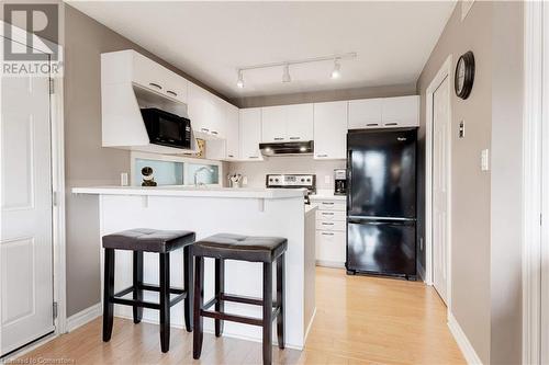 2040 Cleaver Avenue Unit# 304, Burlington, ON - Indoor Photo Showing Kitchen