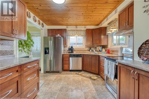 53 Anna Capri Drive, Hamilton, ON - Indoor Photo Showing Kitchen