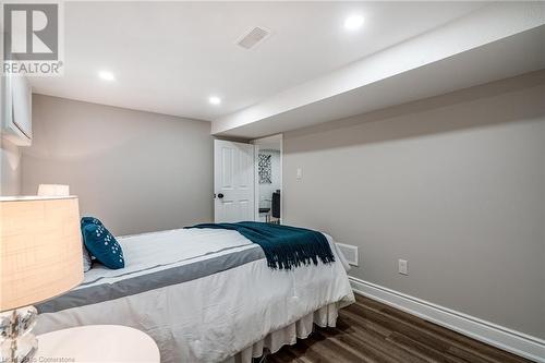 26 Cambridge Avenue, Hamilton, ON - Indoor Photo Showing Bedroom