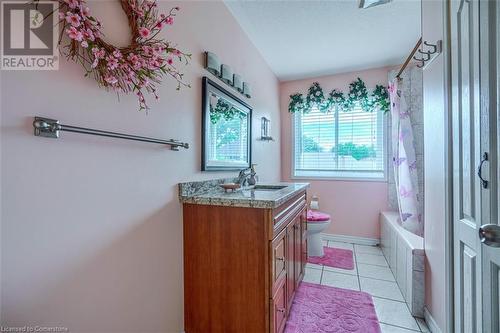 148 Mount Albion Road, Hamilton, ON - Indoor Photo Showing Bathroom