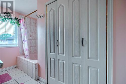 148 Mount Albion Road, Hamilton, ON - Indoor Photo Showing Bathroom