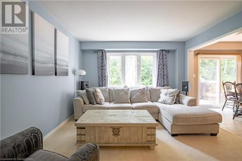 8855 Silverstar Court, Niagara Falls, ON - Indoor Photo Showing Living Room