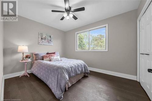 218 Memorial Drive, Brantford, ON - Indoor Photo Showing Bedroom