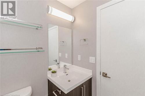 2093 Fairview Street Unit# 709, Burlington, ON - Indoor Photo Showing Bathroom