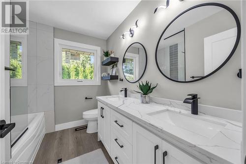 178 Seminole Road, Ancaster, ON - Indoor Photo Showing Bathroom