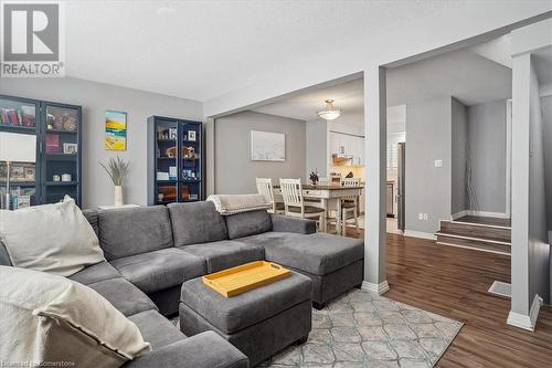 125 Bonaventure Drive Unit# 19, Hamilton, ON - Indoor Photo Showing Living Room