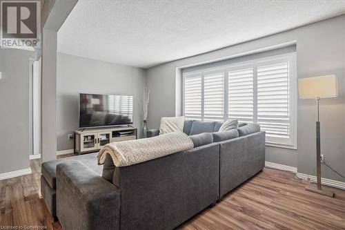 125 Bonaventure Drive Unit# 19, Hamilton, ON - Indoor Photo Showing Living Room