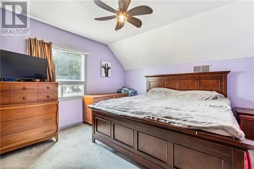 127 Grosvenor Avenue N, Hamilton, ON - Indoor Photo Showing Bedroom