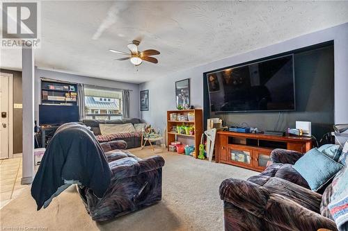 127 Grosvenor Avenue N, Hamilton, ON - Indoor Photo Showing Living Room