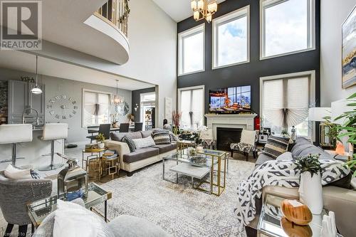 464 Jessica Way, London, ON - Indoor Photo Showing Living Room With Fireplace