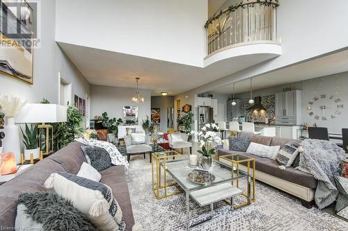 464 Jessica Way, London, ON - Indoor Photo Showing Living Room