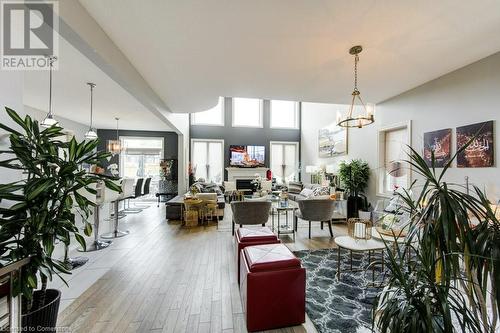 464 Jessica Way, London, ON - Indoor Photo Showing Living Room