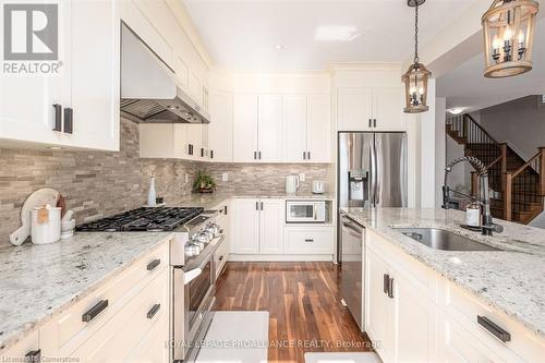 648 Halloway  (Upper Level) Drive, Kingston, ON - Indoor Photo Showing Kitchen With Upgraded Kitchen