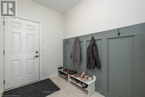 648 Halloway  (Upper Level) Drive, Kingston, ON - Indoor Photo Showing Other Room