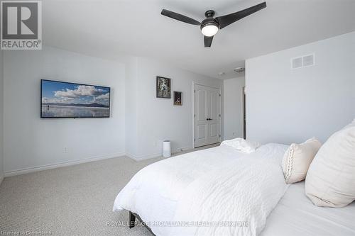 648 Halloway  (Upper Level) Drive, Kingston, ON - Indoor Photo Showing Bedroom