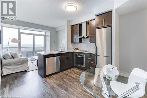 2087 Fairview Street Unit# 1808, Burlington, ON - Indoor Photo Showing Kitchen