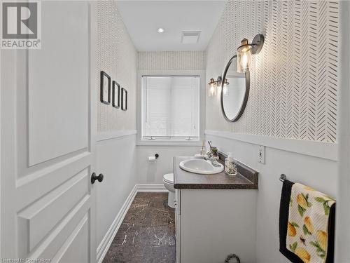 37 Maple Avenue, Flamborough, ON - Indoor Photo Showing Bathroom