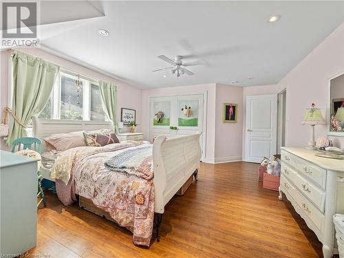 37 Maple Avenue, Flamborough, ON - Indoor Photo Showing Bedroom