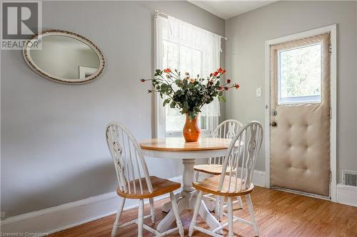 4629 Ellis Street, Niagara Falls, ON - Indoor Photo Showing Dining Room