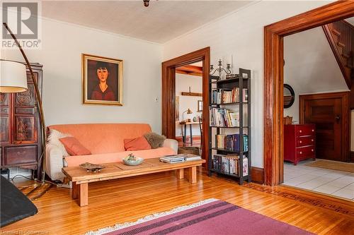 4629 Ellis Street, Niagara Falls, ON - Indoor Photo Showing Living Room