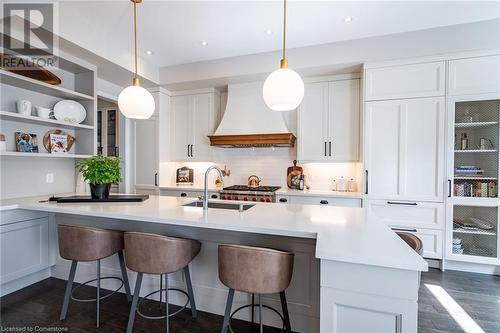 190 Dorval Drive, Oakville, ON - Indoor Photo Showing Kitchen With Upgraded Kitchen