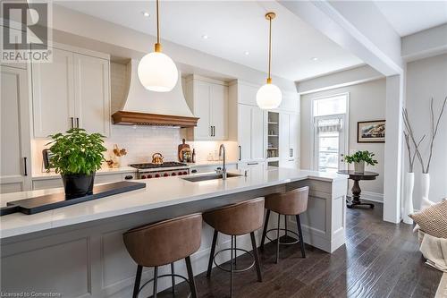 190 Dorval Drive, Oakville, ON - Indoor Photo Showing Kitchen With Upgraded Kitchen