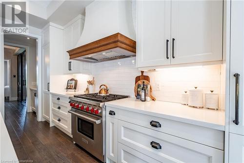 190 Dorval Drive, Oakville, ON - Indoor Photo Showing Kitchen With Upgraded Kitchen