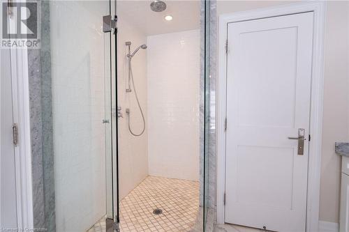 190 Dorval Drive, Oakville, ON - Indoor Photo Showing Bathroom