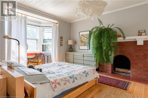 4629 Ellis Street, Niagara Falls, ON - Indoor Photo Showing Bedroom