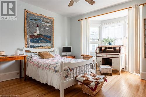 4629 Ellis Street, Niagara Falls, ON - Indoor Photo Showing Bedroom