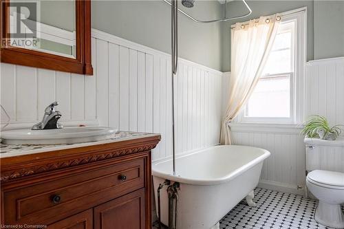 4629 Ellis Street, Niagara Falls, ON - Indoor Photo Showing Bathroom